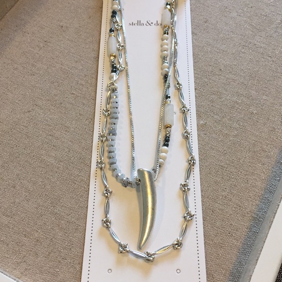Stella and Dot Tiburon Necklace - Like New - Picture 2 of 4